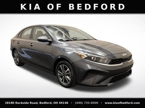Certified 2023 Kia Forte LXS FWD image 3