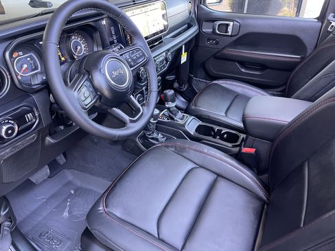 New 2026 Jeep Wrangler Unlimited Rubicon AWD/4WD image 12