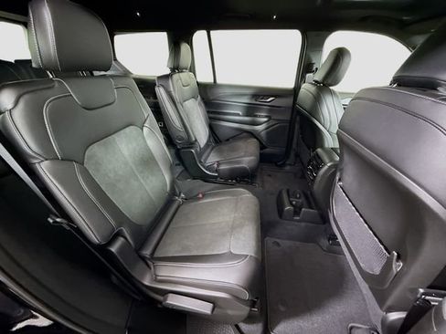 New 2025 Jeep Grand Cherokee L Altitude image 27