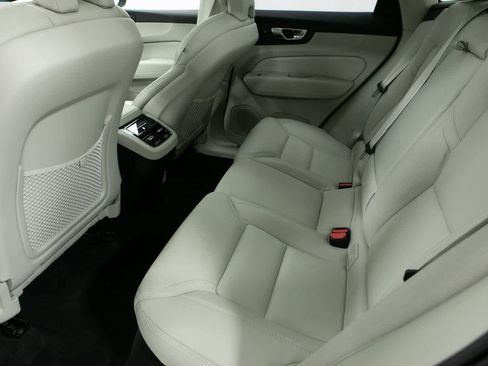 Used 2024 Volvo XC60 B5 Ultimate image 25
