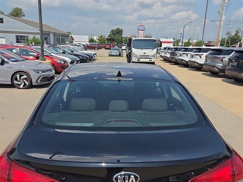 Used 2017 Kia Forte LX FWD image 7