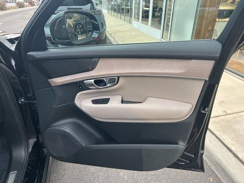 Used 2025 Volvo XC90 B5 Plus image 14