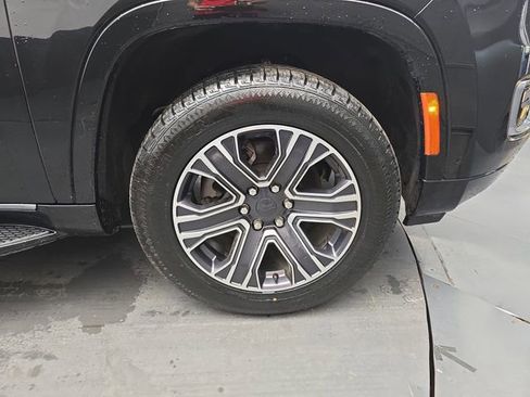 Used 2024 Jeep Wagoneer Series II w/ Flexible Seating Group image 12