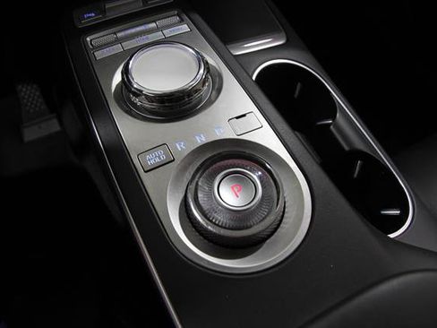 Certified 2022 Genesis GV70 2.5T w/ Select Package AWD/4WD image 16