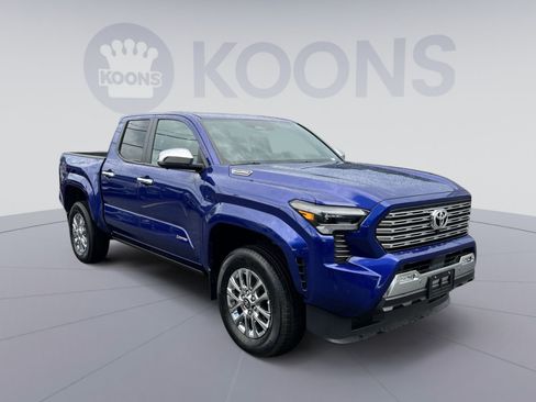Used 2025 Toyota Tacoma Limited AWD/4WD image 10