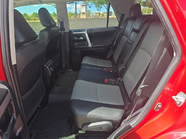 Used 2021 Toyota 4Runner SR5 Premium w/ Moonroof Package AWD/4WD image 15