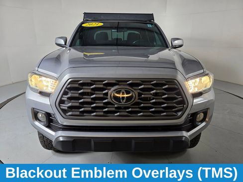Used 2021 Toyota Tacoma TRD Off-Road w/ Technology Package AWD/4WD image 10