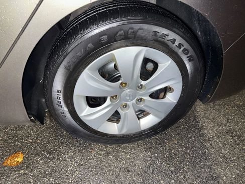 Used 2016 Hyundai Elantra SE image 4