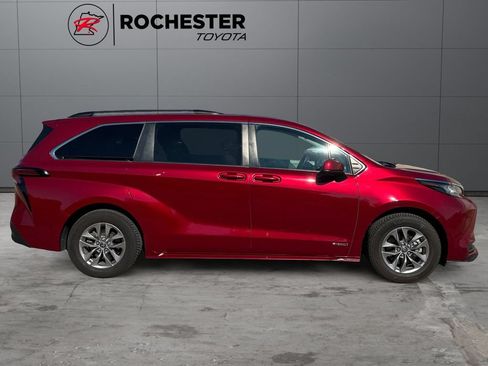 Used 2021 Toyota Sienna LE w/ LE Plus Package AWD/4WD image 6
