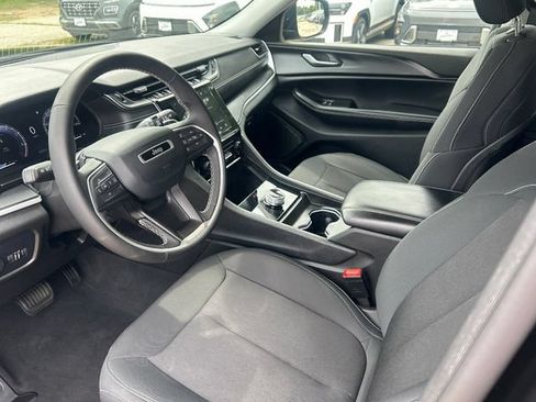 Used 2024 Jeep Grand Cherokee L Laredo AWD/4WD image 14