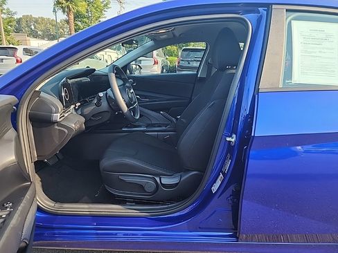 Used 2024 Hyundai Elantra SEL FWD image 8