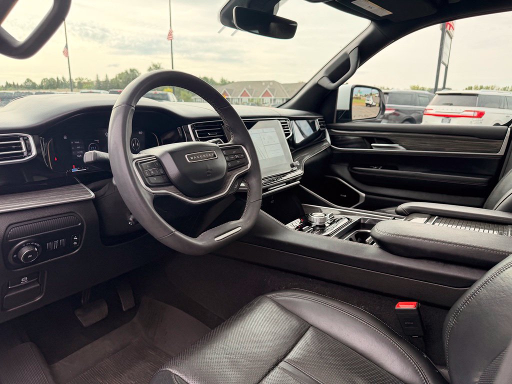 Used 2022 Jeep Wagoneer Series III w/ Premium Group I AWD/4WD image 22