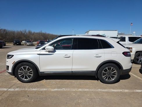 Used 2019 Lincoln Nautilus Select image 4