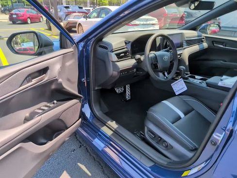 Used 2026 Toyota Camry SE w/ Convenience Package FWD image 10