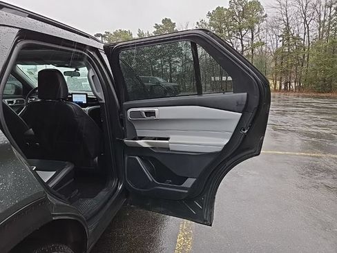 Used 2023 Ford Explorer XLT w/ Equipment Group 202A AWD/4WD image 53