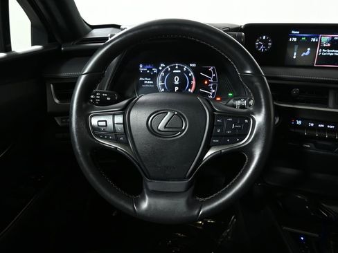 Used 2022 Lexus UX 200 w/ Accessory Package (Z2) image 17