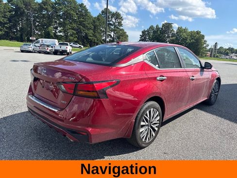 Used 2023 Nissan Altima 2.5 SV w/ SV Premium Package AWD/4WD image 10