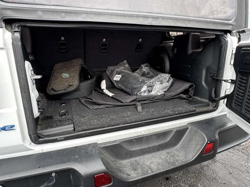 Used 2023 Jeep Wrangler Unlimited w/ Cold Weather Group AWD/4WD image 12