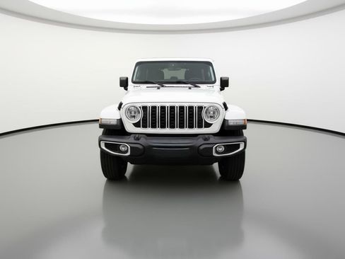 Used 2025 Jeep Wrangler Unlimited Sahara AWD/4WD image 2