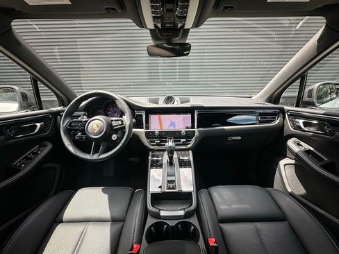 Certified 2026 Porsche Macan Turbo AWD/4WD image 6