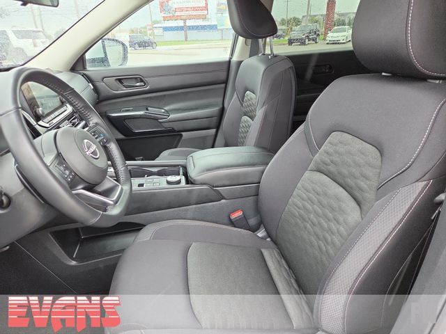 Used 2024 Nissan Pathfinder SV AWD/4WD image 18