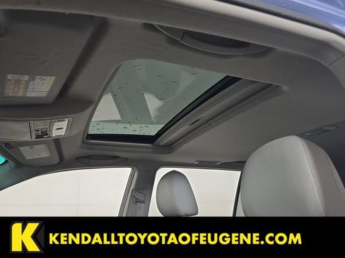 Used 2010 Toyota Highlander Limited AWD/4WD image 24