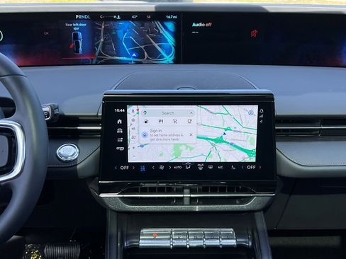 New 2026 Lincoln Nautilus Reserve AWD/4WD image 18