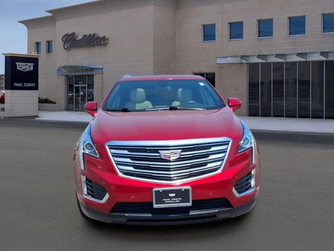 Used 2019 Cadillac XT5 Luxury FWD image 2