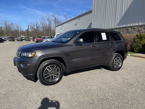 Used 2021 Jeep Grand Cherokee Laredo w/ Trailer Tow Group IV AWD/4WD image 8