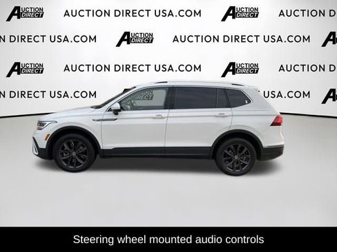 Used 2022 Volkswagen Tiguan SE image 3