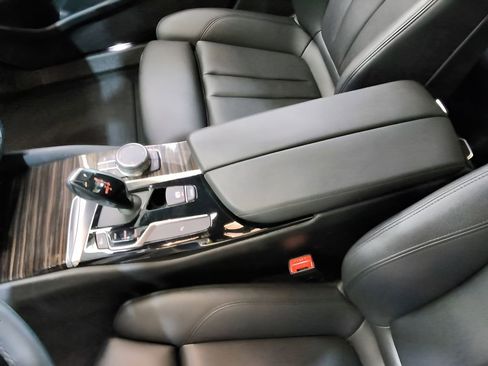 Used 2019 BMW 530i xDrive AWD/4WD image 18