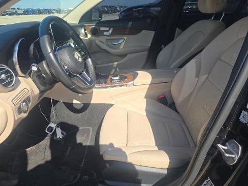 Used 2019 Mercedes-Benz C 300 Sedan image 3