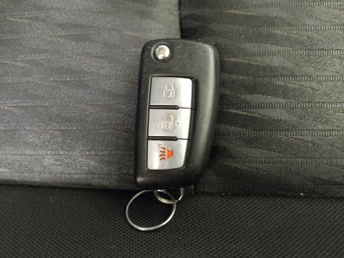 Used 2017 Nissan Rogue S FWD image 32