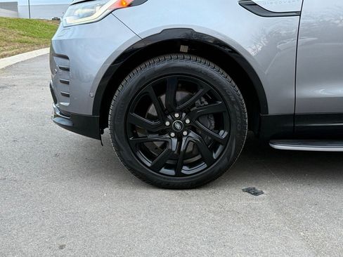 Used 2024 Land Rover Discovery Dynamic SE image 10