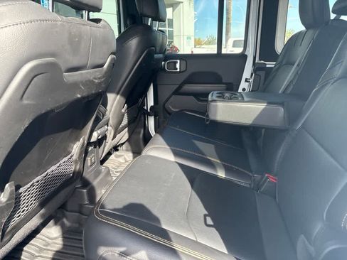 Used 2024 Jeep Wrangler Unlimited Sahara w/ Technology Group AWD/4WD image 8