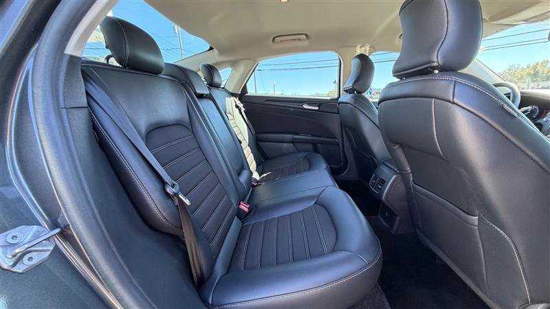 Used 2018 Ford Fusion SE w/ Equipment Group 201A FWD image 39