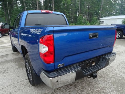Used 2016 Toyota Tundra CrewMax w/ TRD Off-Road Pkg AWD/4WD image 8