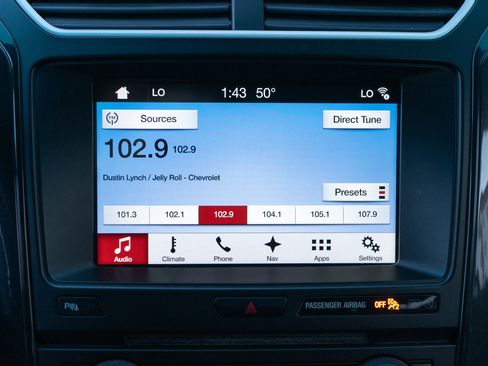 Used 2017 Ford Explorer XLT w/ Equipment Group 202A image 14