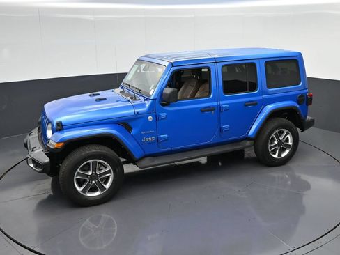Used 2023 Jeep Wrangler Unlimited Sahara w/ LED Lighting Group AWD/4WD image 25