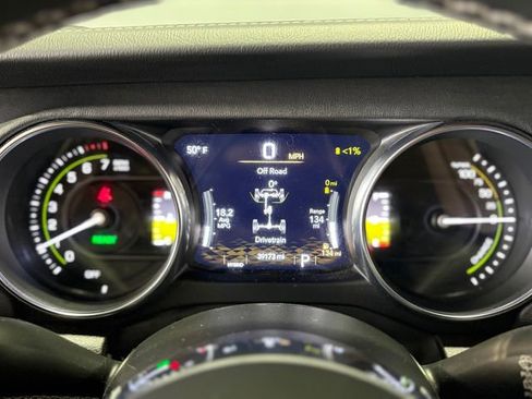 Used 2023 Jeep Wrangler Sahara w/ Cold Weather Group image 27