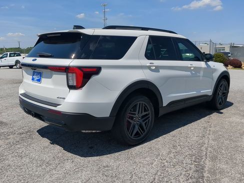 Certified 2025 Ford Explorer ST-Line w/ Premium Package image 3