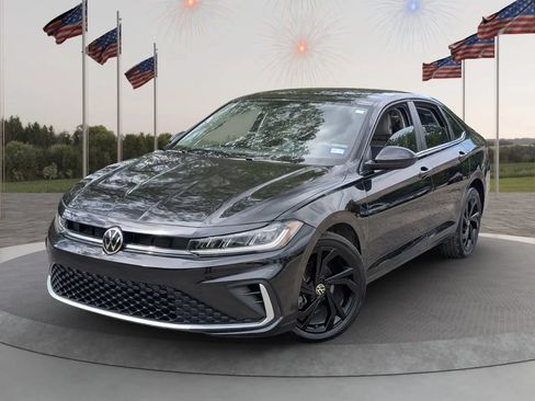 Used 2025 Volkswagen Jetta SE w/ Black Wheel Package FWD image 3
