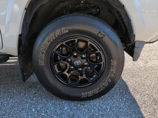 Certified 2020 Toyota Tacoma SR5 RWD image 11