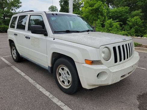 Used 2009 Jeep Patriot Sport FWD image 1