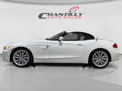 Used 2009 BMW Z4 sDrive35i image 2