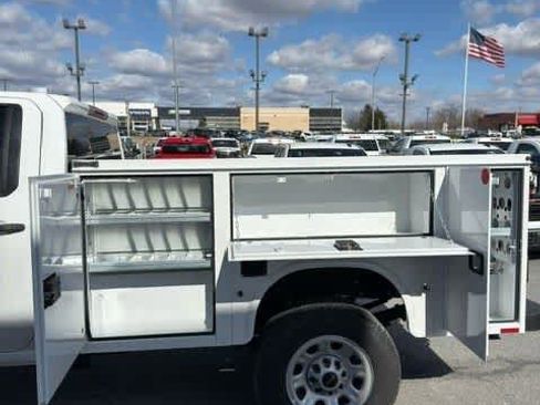 New 2024 GMC Sierra 3500 Pro w/ Convenience Package image 6