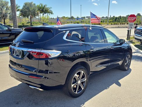 Used 2022 Buick Enclave Essence w/ Sport Touring Edition image 5