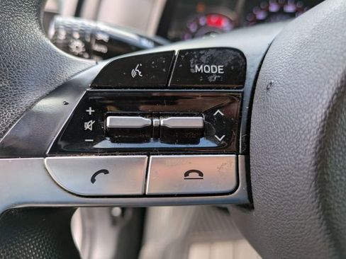 Used 2021 Hyundai Elantra SE image 11