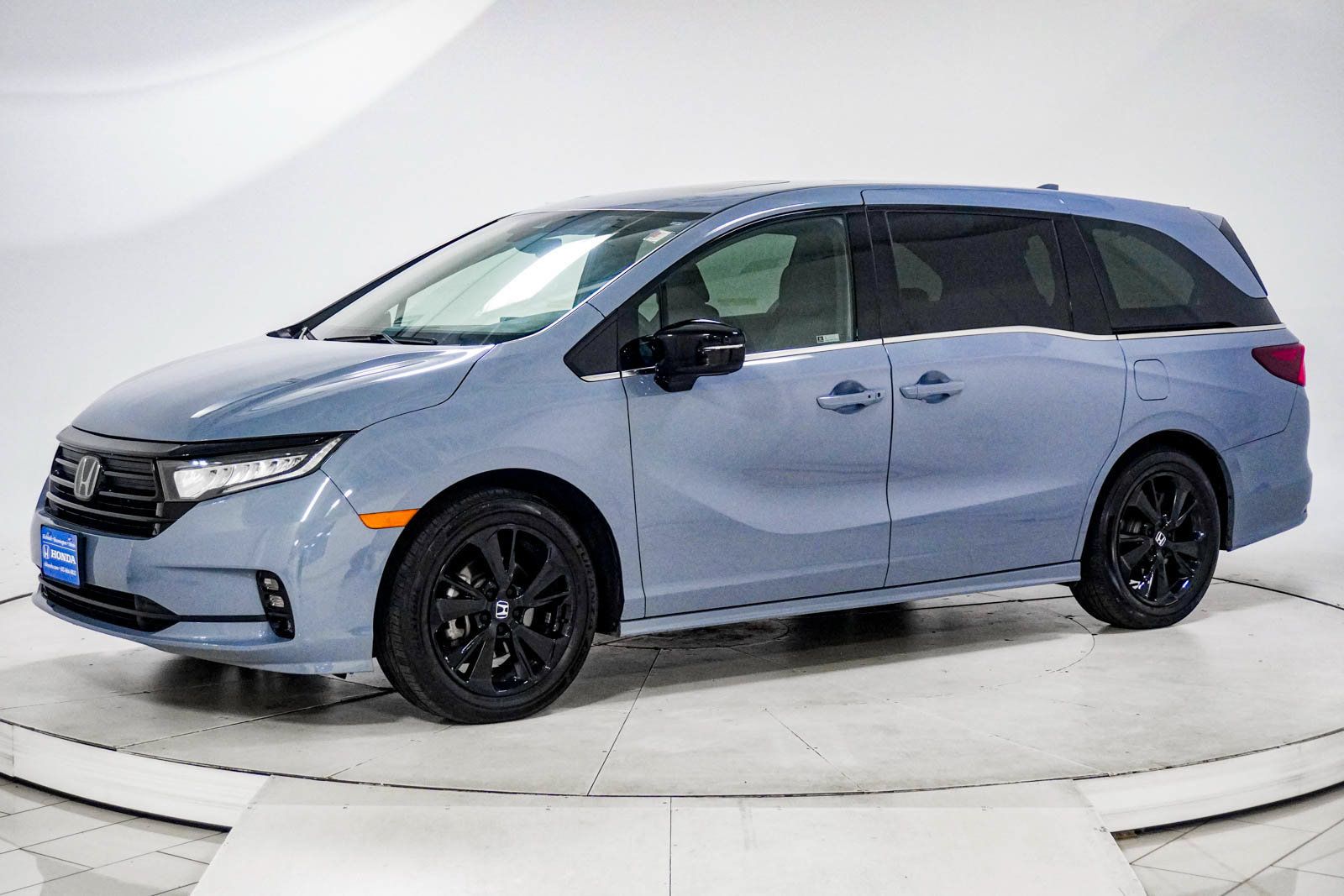 Used 2024 Honda Odyssey Sport image 4