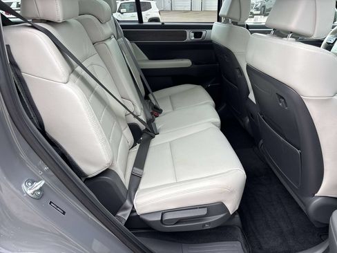 Used 2024 Hyundai Santa Fe Limited AWD/4WD image 21